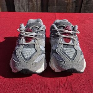 New Balance Kids Sneakers - Gray and Red